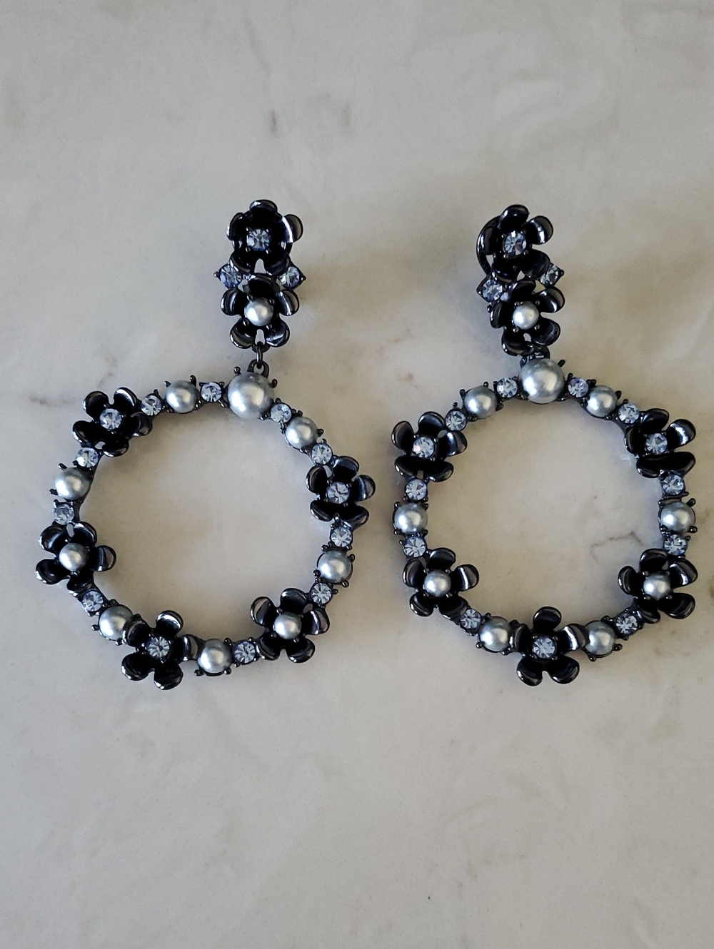 kate spade Black Floral Hoop Earrings with Silver Pearls